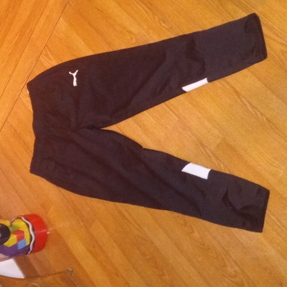 Mens size M Puma Joggers